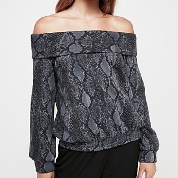 Express Snakeskin Print Off The Shoulder Fleece Sweatshirt NWT Medium - Picture 1 of 10